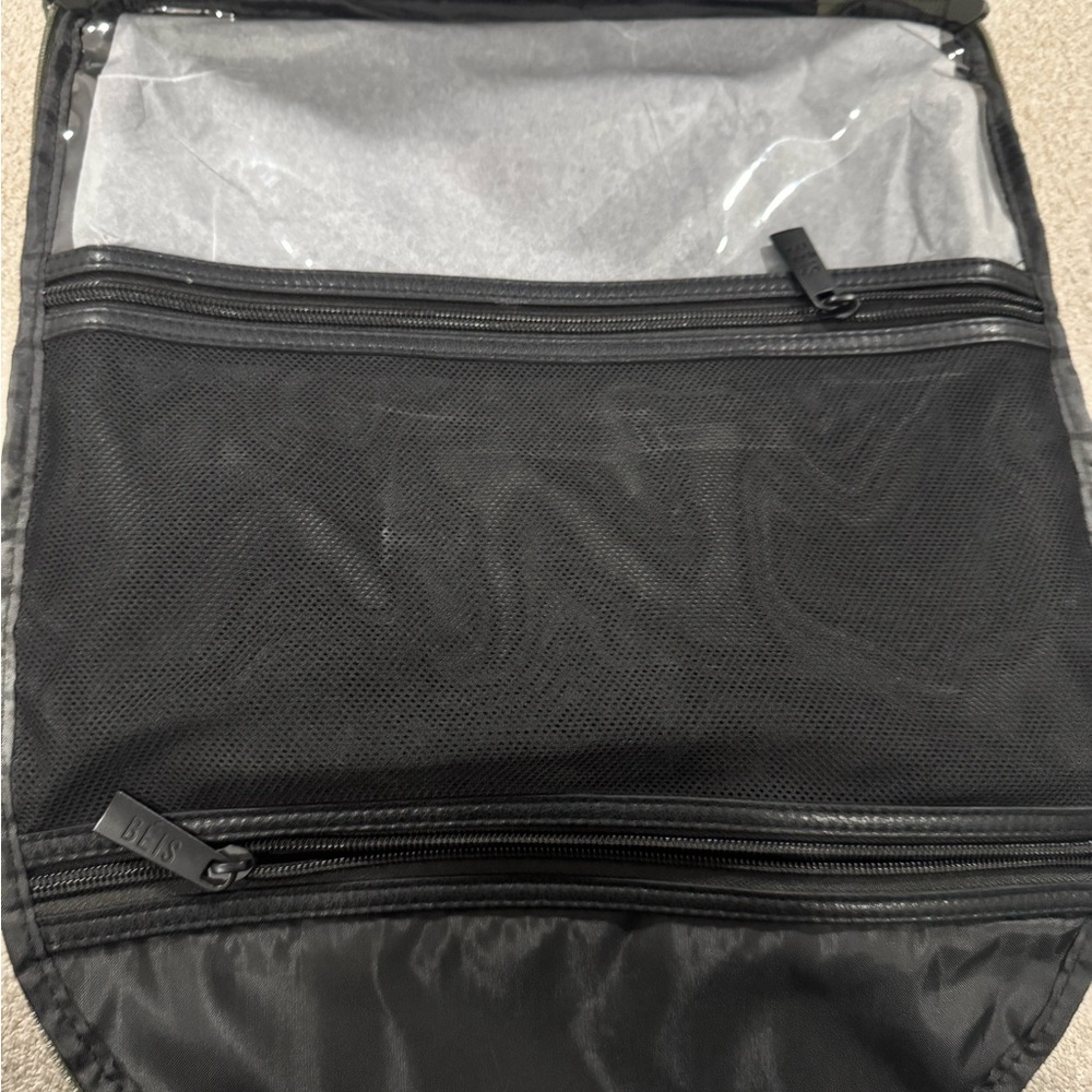 BÉIS The Travel Backpack in Evergreen EUC - Picture 3 of 7